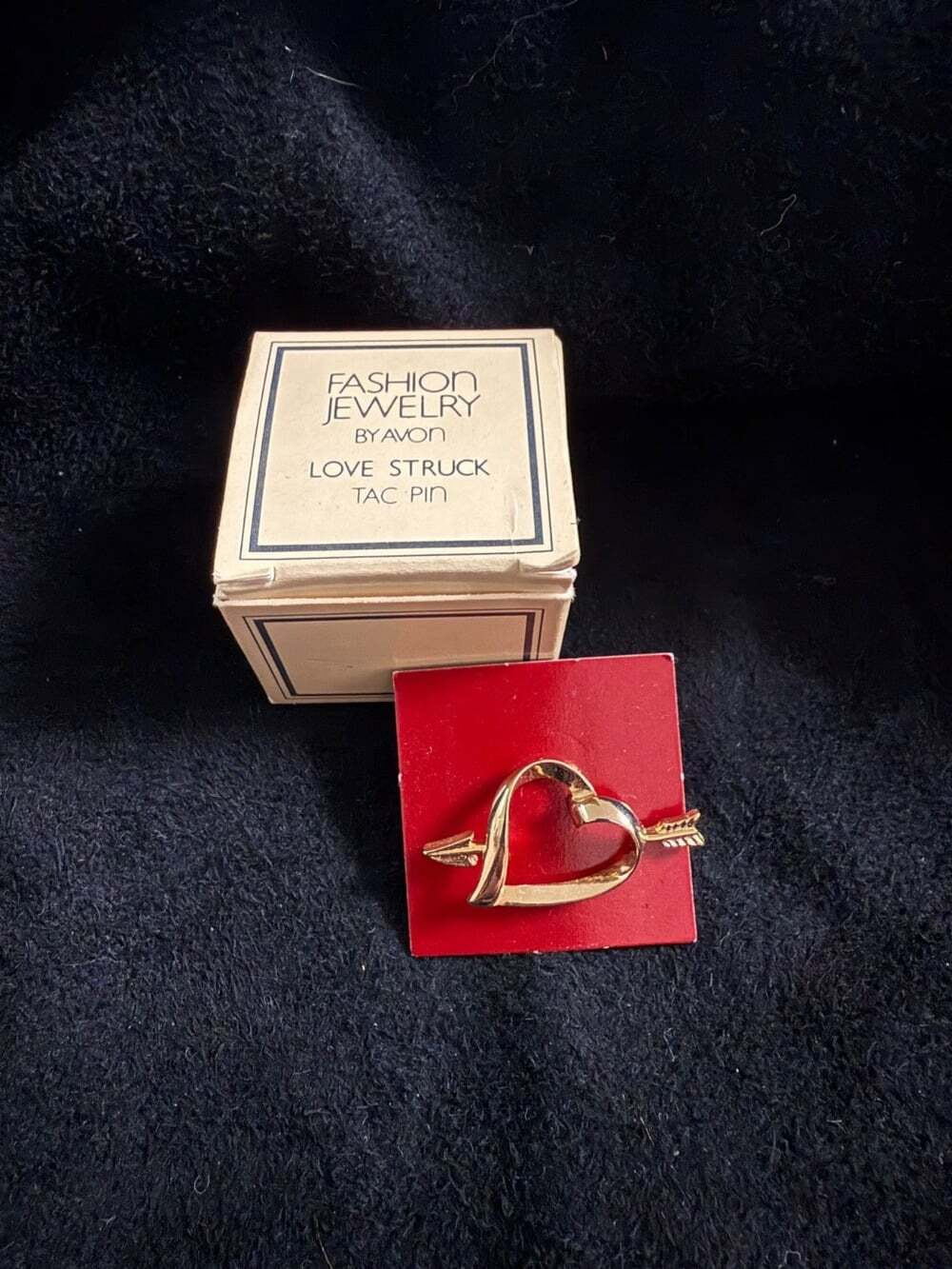 Vintage Avon Love Struck Tac Pin New In Box 1983 Gold Tone Heart